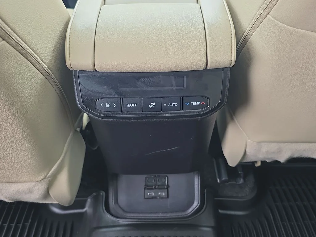 Used 2024  Toyota XLE image 33