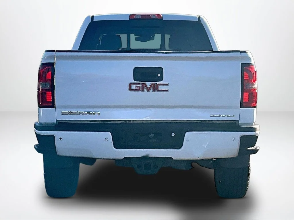 Used 2015 White GMC Denali image 4