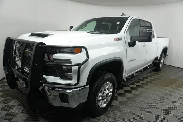Certified Used 2025 Summit White Chevrolet LT image 7