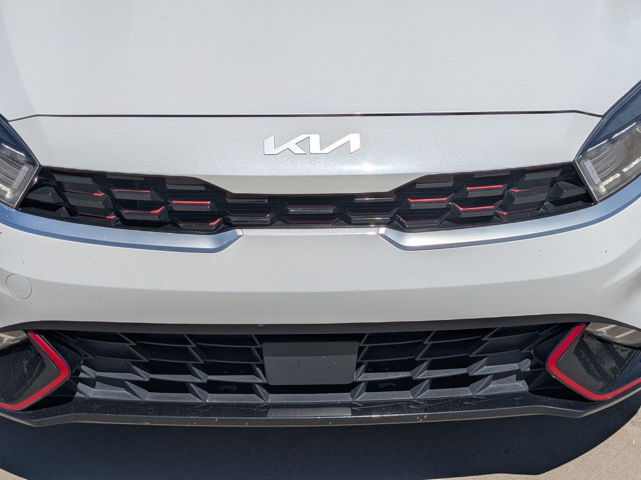 Used 2024 White Kia GT-Line image 9