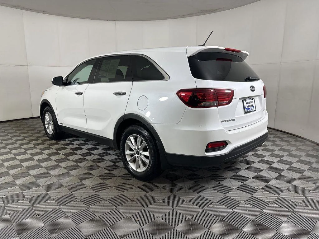 Used 2020 Snow White Pearl Kia LX image 15