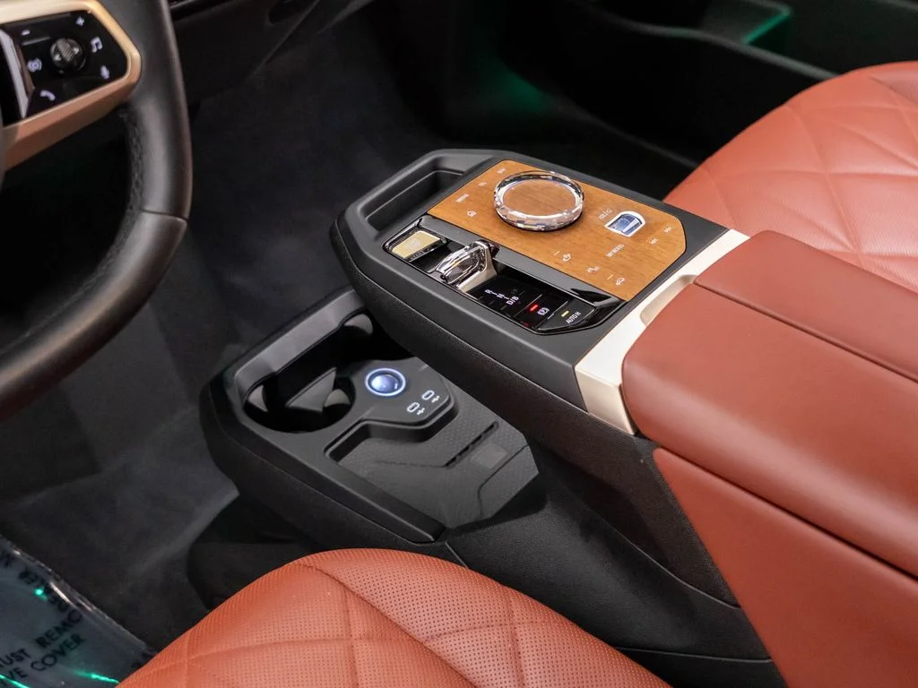 Used 2023 Black BMW M60 image 11