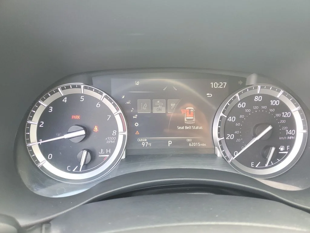 Used 2022  Toyota XLE image 17