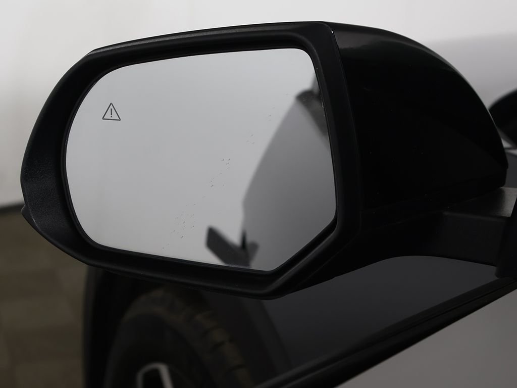 Used 2023 Black Hyundai SE image 33