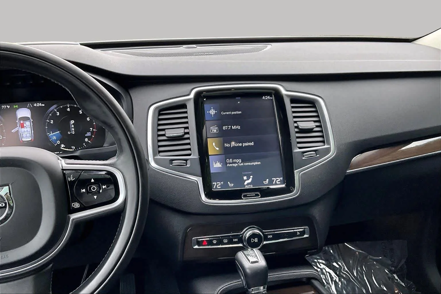 Used 2019 Bright Silver Metallic Volvo Momentum image 6