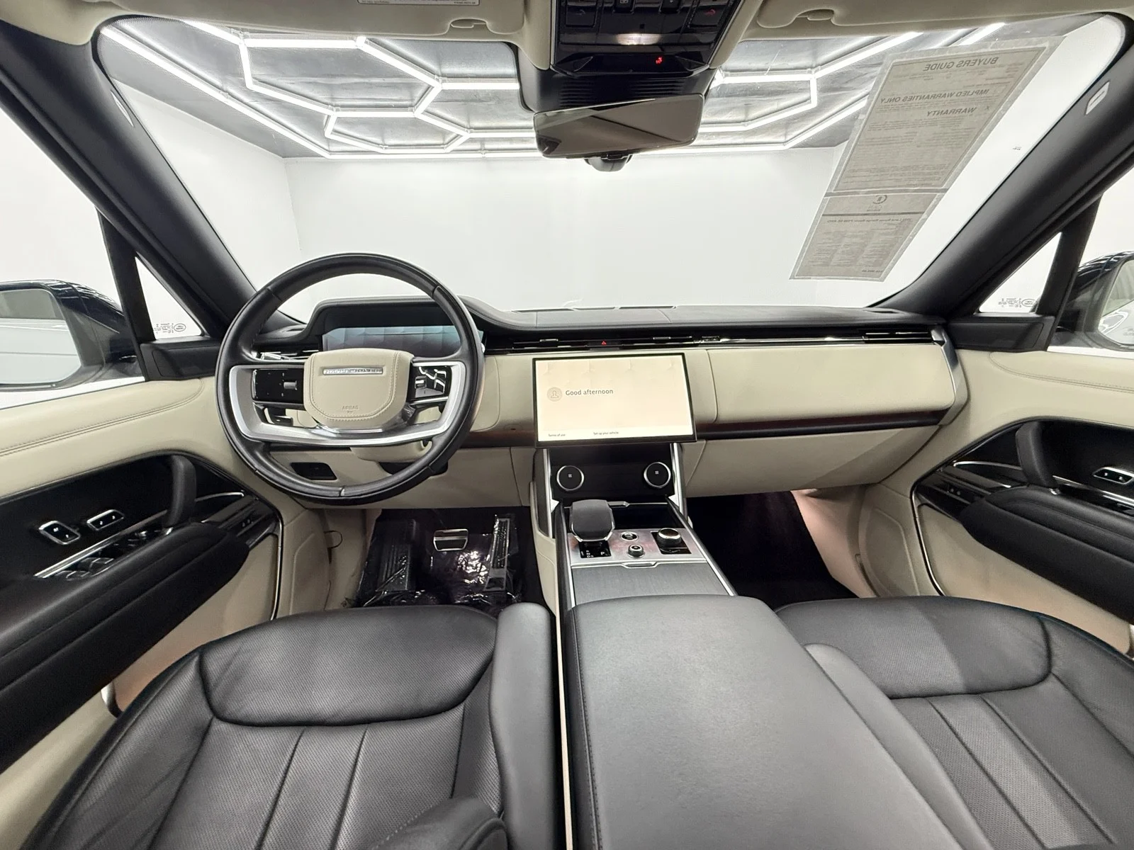 2022 Land Rover New Range Rover SE - Photo 13