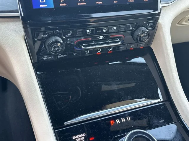 Used 2023 White Jeep Limited image 23