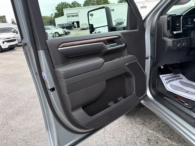 New 2026 Sterling Gray Metallic Chevrolet LT image 26