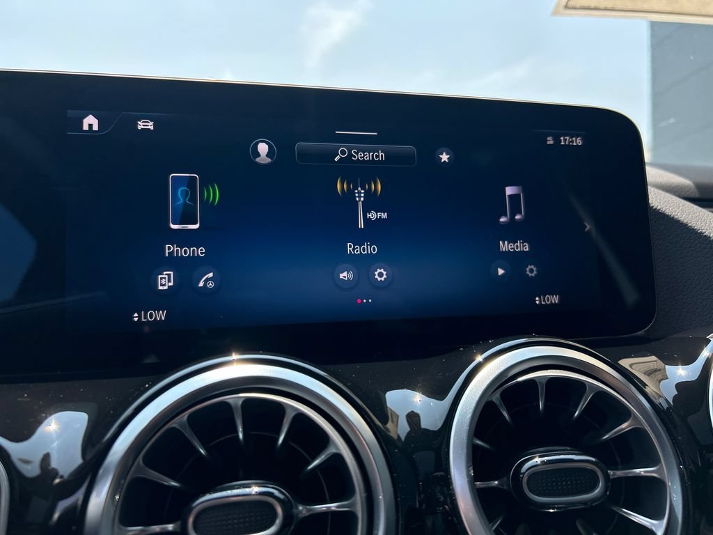 New 2026 Polar White Mercedes-Benz GLA 250 image 53
