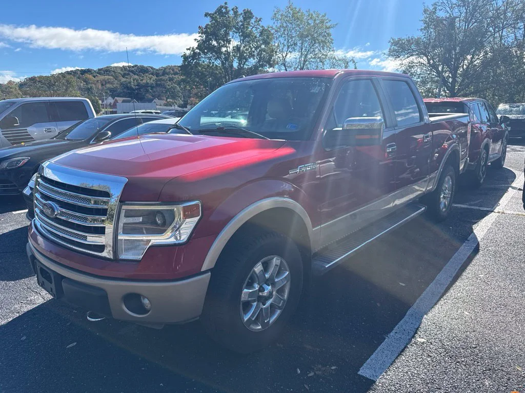 Used 2013  Ford Lariat image 2
