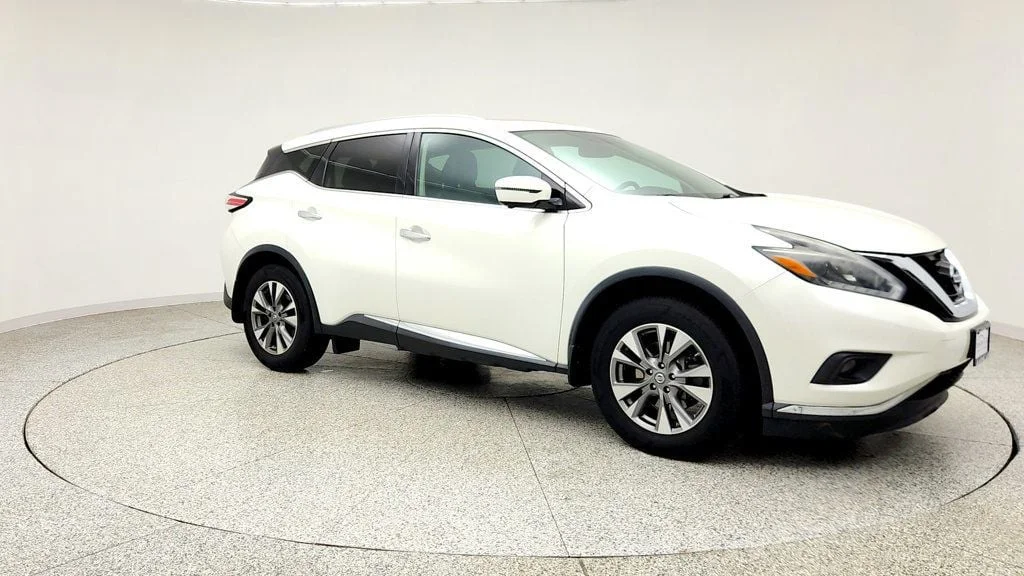 Used 2018 Pearl White Nissan AWD SL image 3
