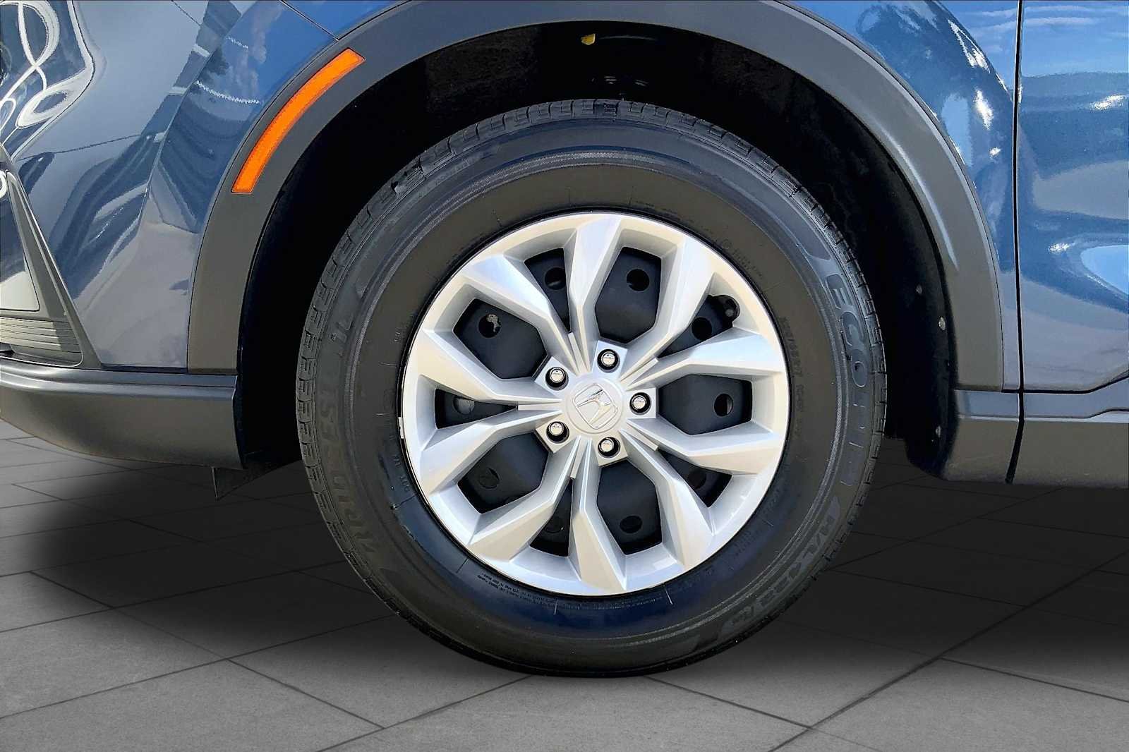 Used 2025 Canyon River Blue Metallic Honda LX image 9