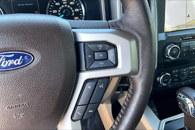Used 2019 White Ford Lariat image 17