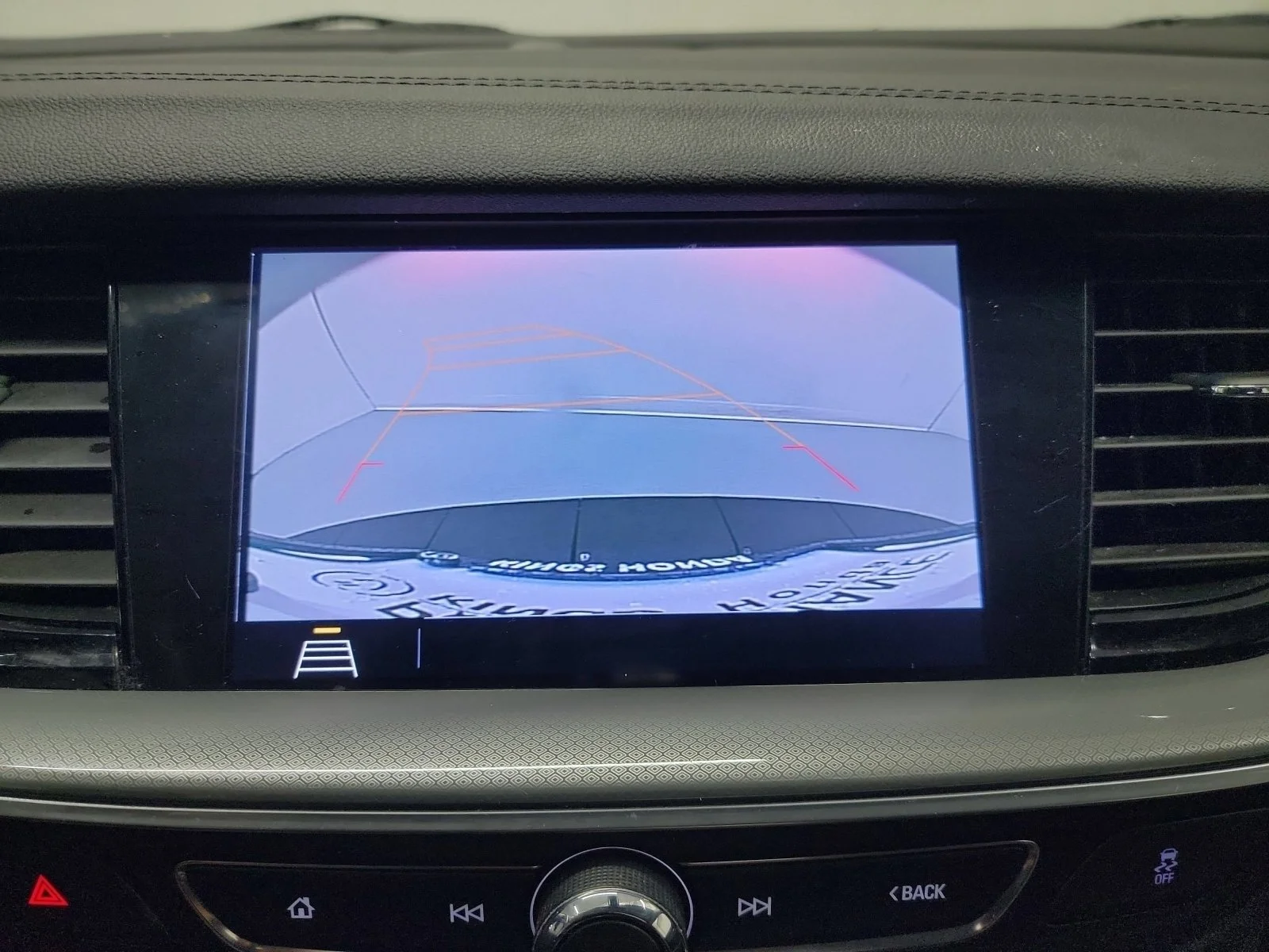 Used 2019 White Frost Tricoat Buick Preferred image 22