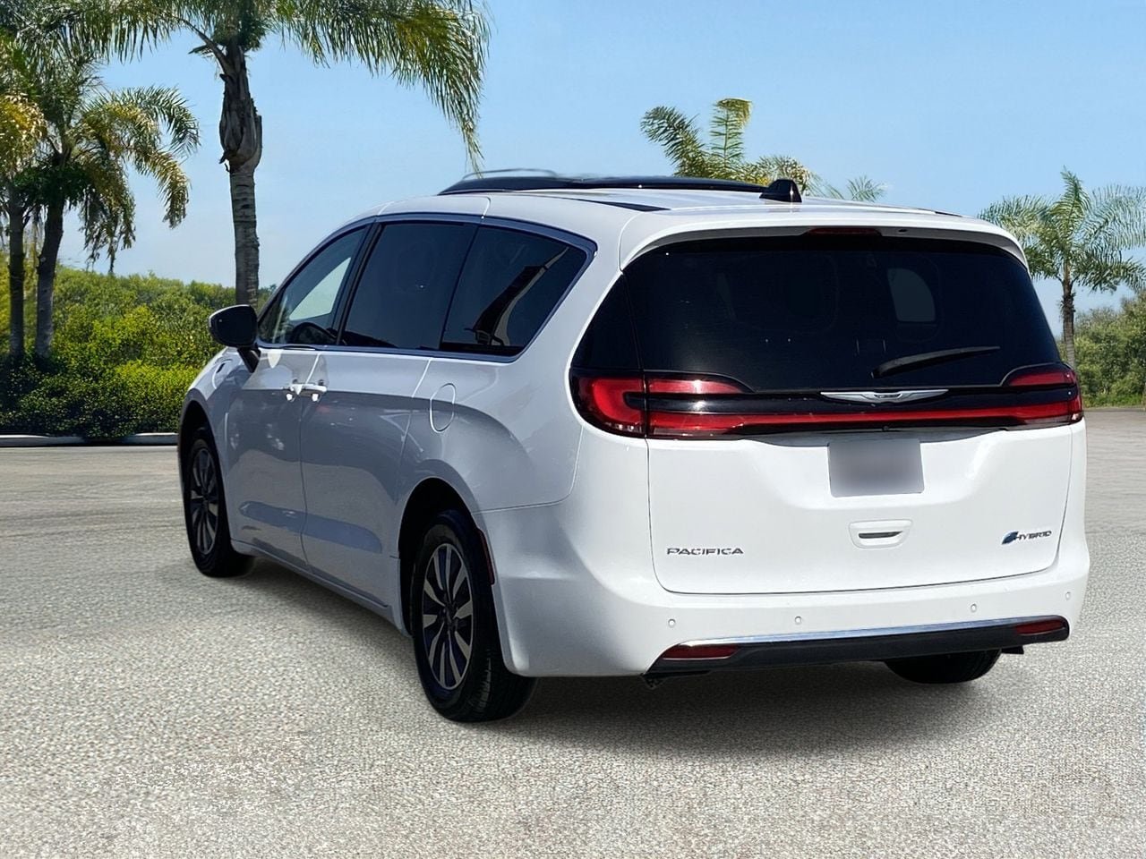 Used 2023 Bright White Chrysler Touring L image 2