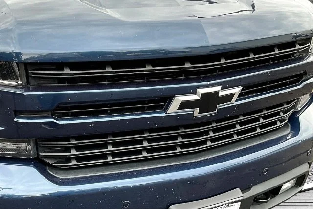 Used 2022 Blue Chevrolet RST image 33
