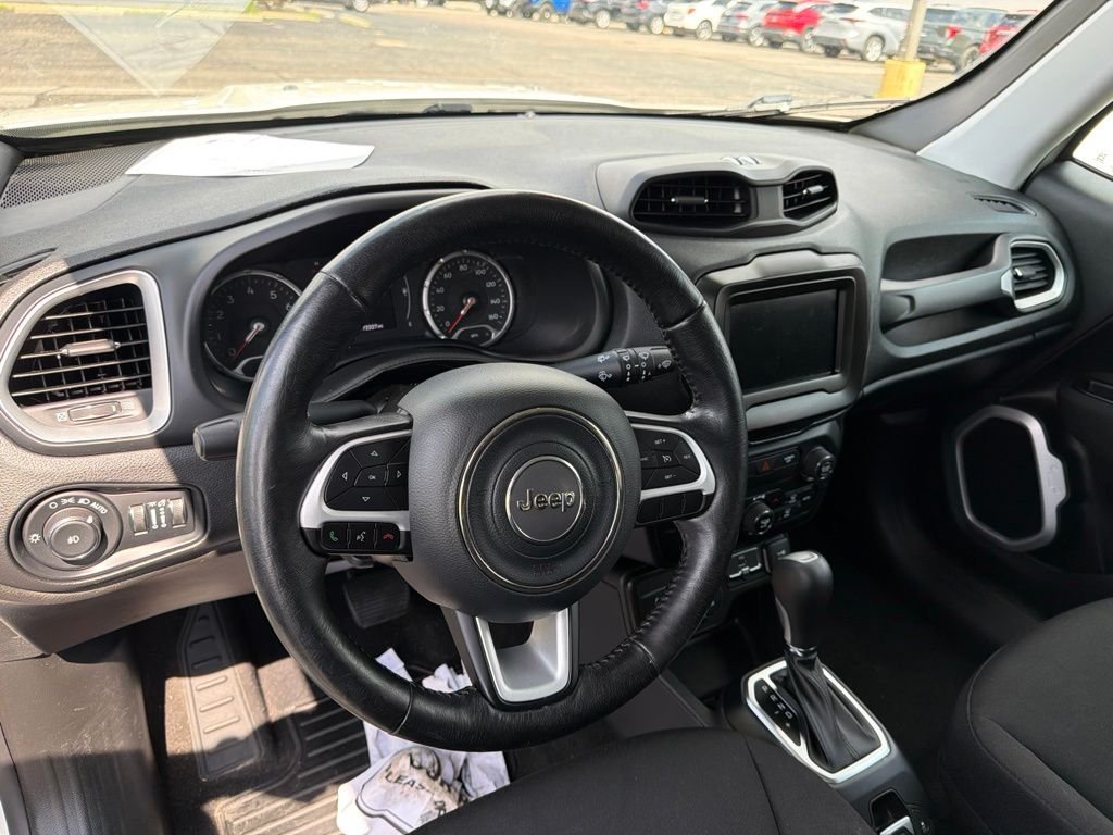 Used 2020 White Jeep Latitude image 15