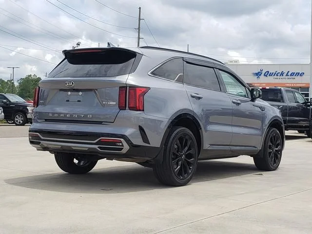 Used 2021 Gray Kia EX image 4