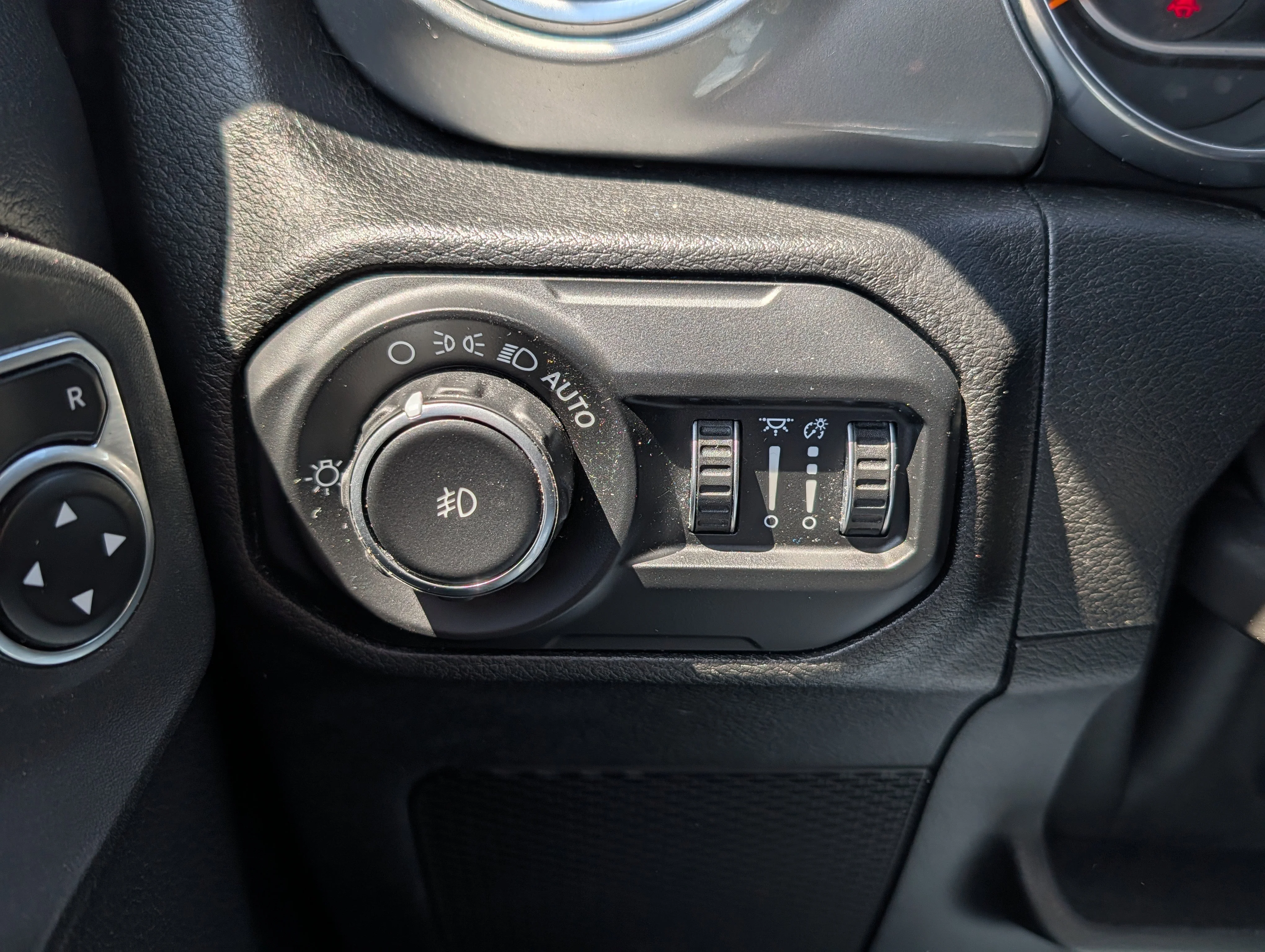 Used 2021 Black Clearcoat Jeep Unlimited Sahara image 32
