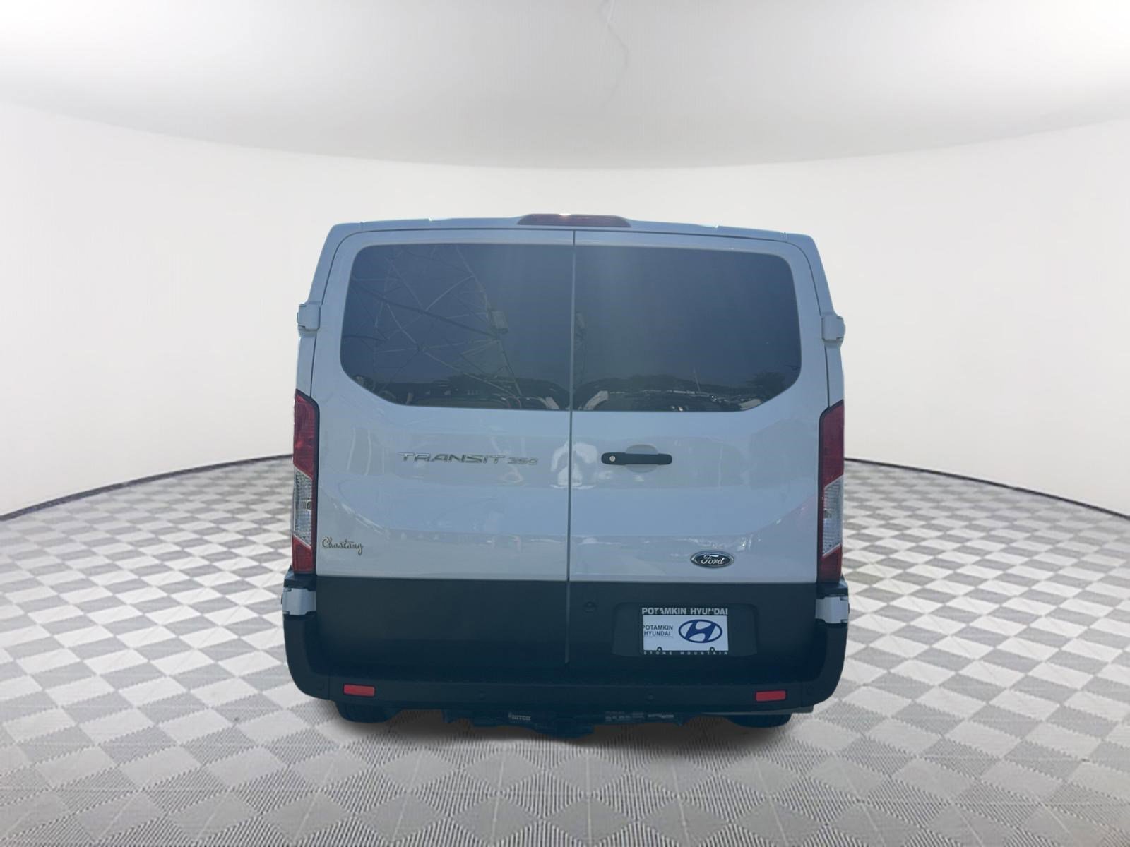 Used 2023 White Ford XL image 6