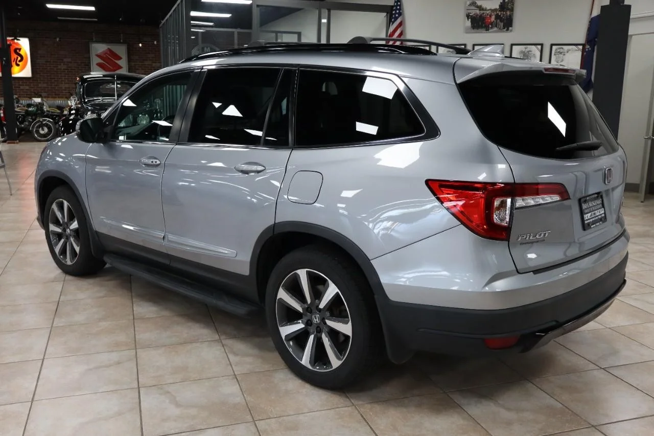 Used 2022 Lunar Silver Metallic Honda SE image 4