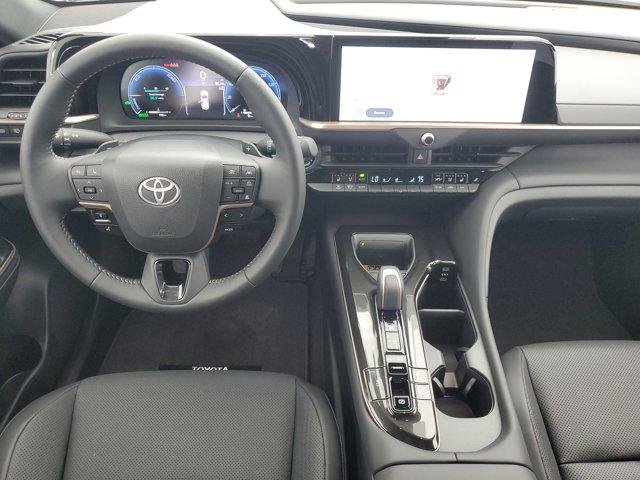 Certified Used 2026 OXYGEN WHITE Toyota  image 38