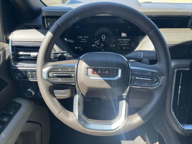 New 2026 Sterling Metallic GMC Elevation image 15