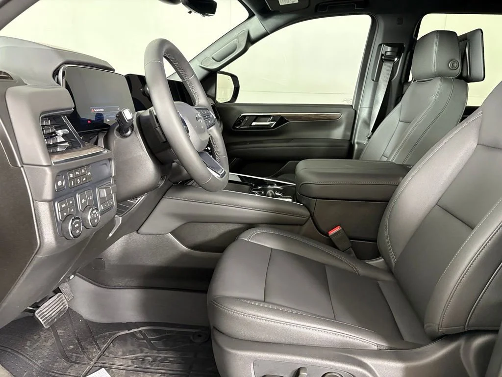 New 2026 Summit White Chevrolet Z71 image 27