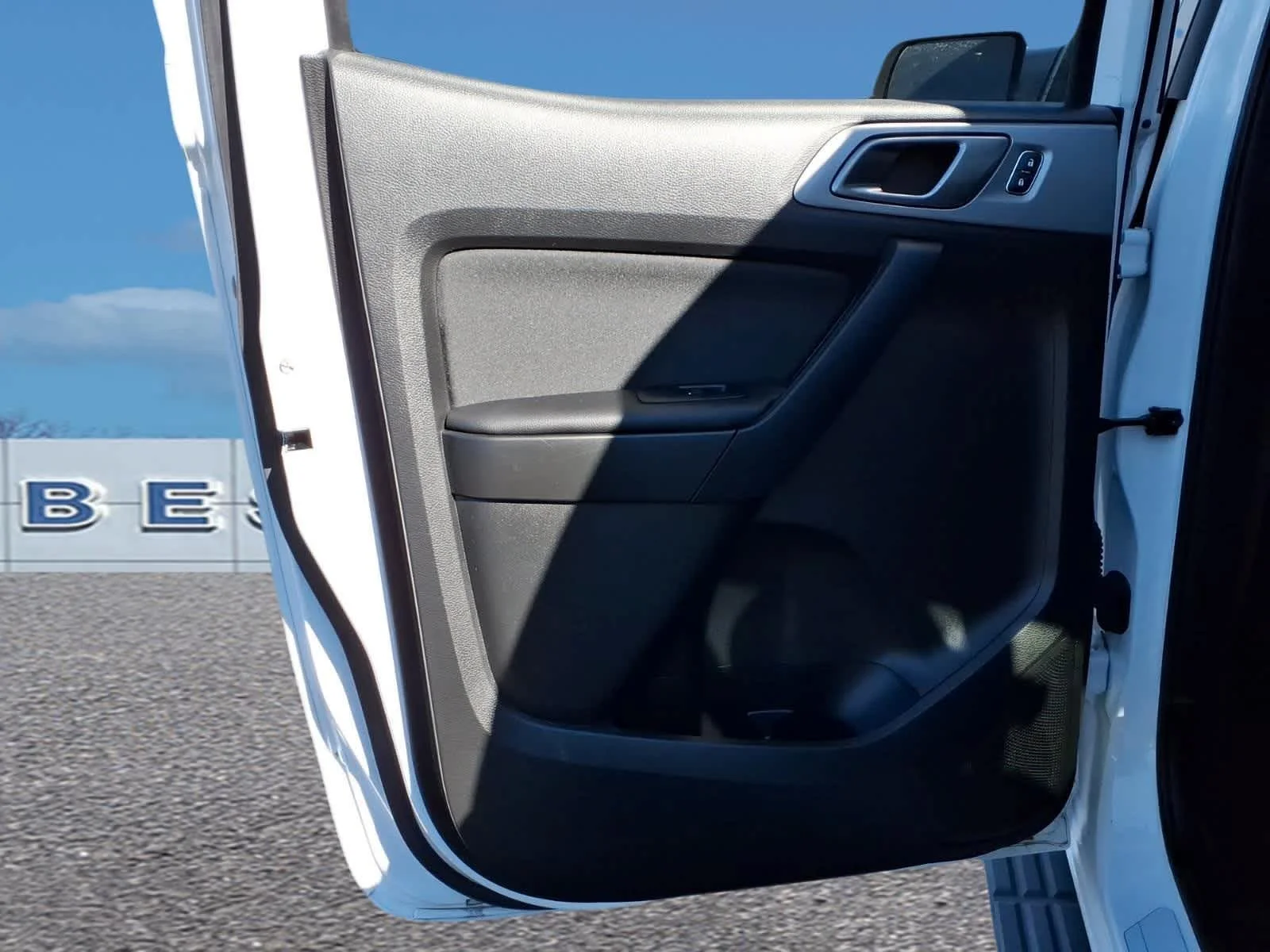 Used 2023 Oxford White Ford XLT image 28