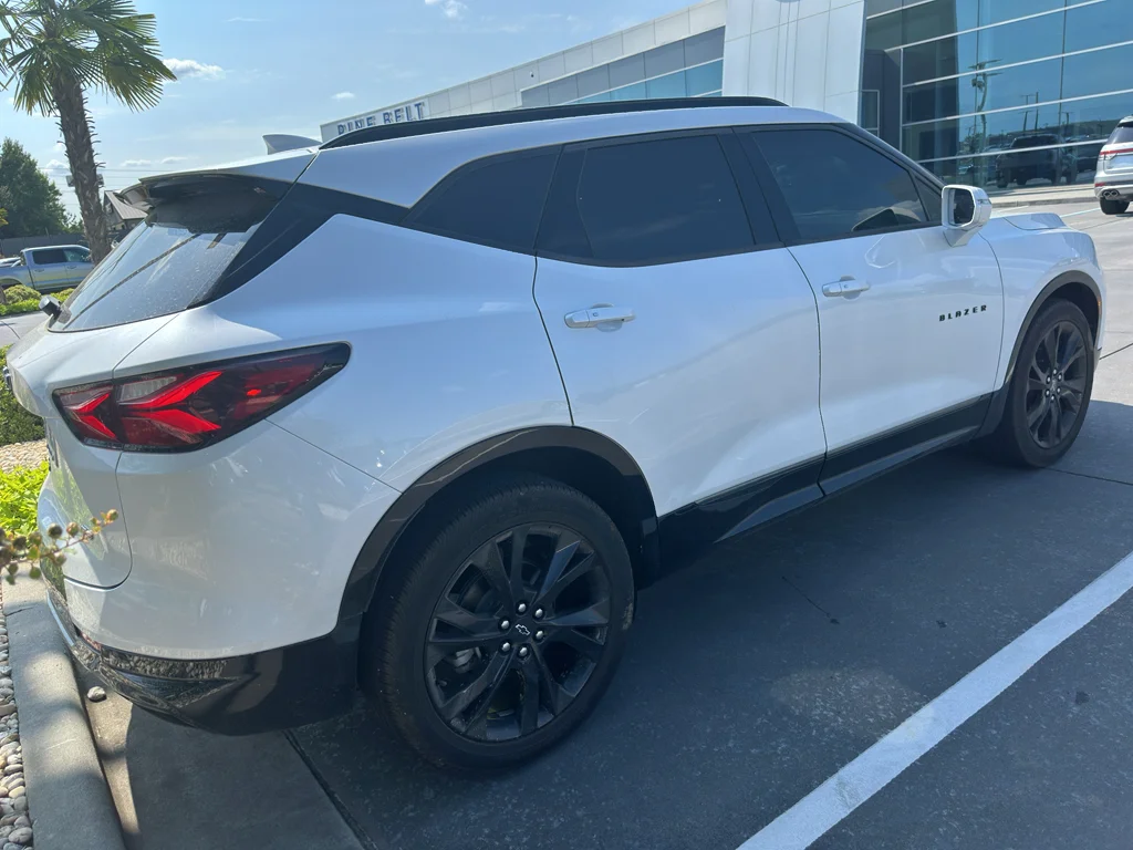 Used 2020 Iridescent Pearl Tricoat Chevrolet RS image 3