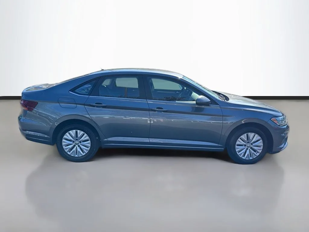 Used 2019 Platinum Gray Metallic Volkswagen 1.4T S image 2