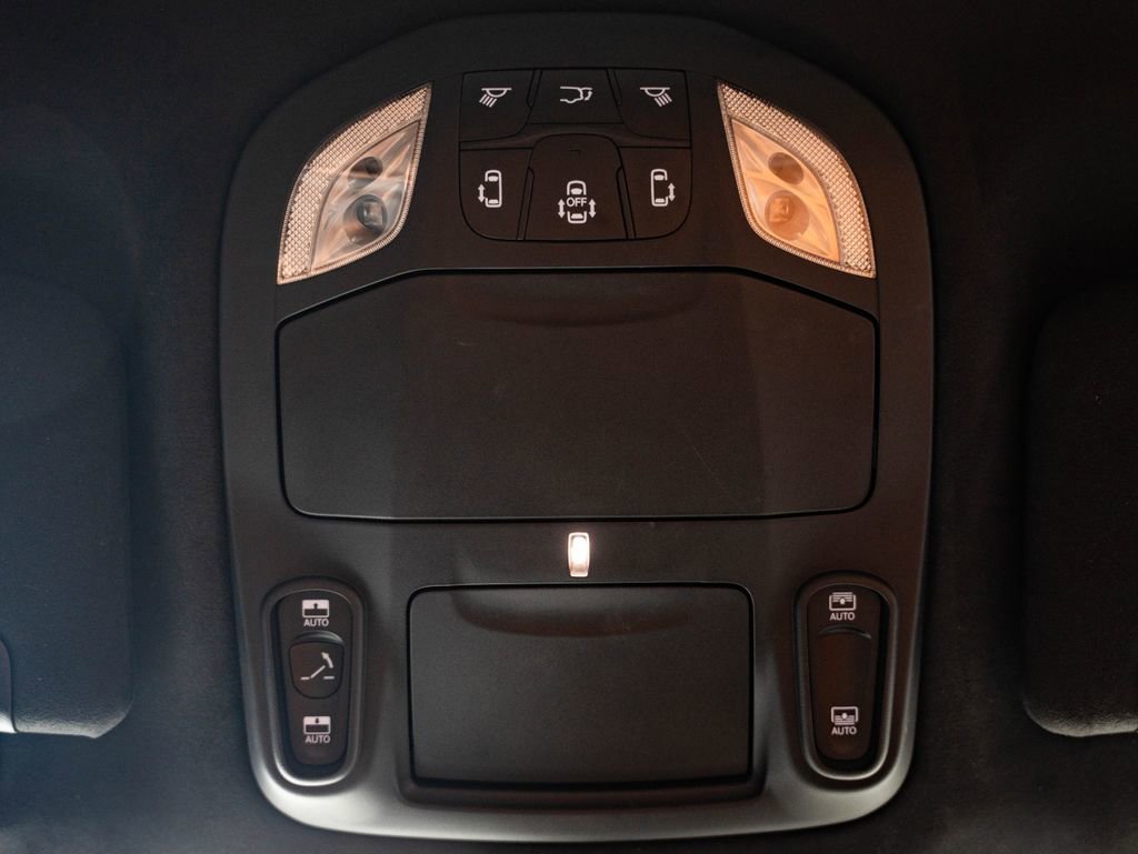 Used 2024 Ceramic Gray Clearcoat Chrysler Pinnacle image 41