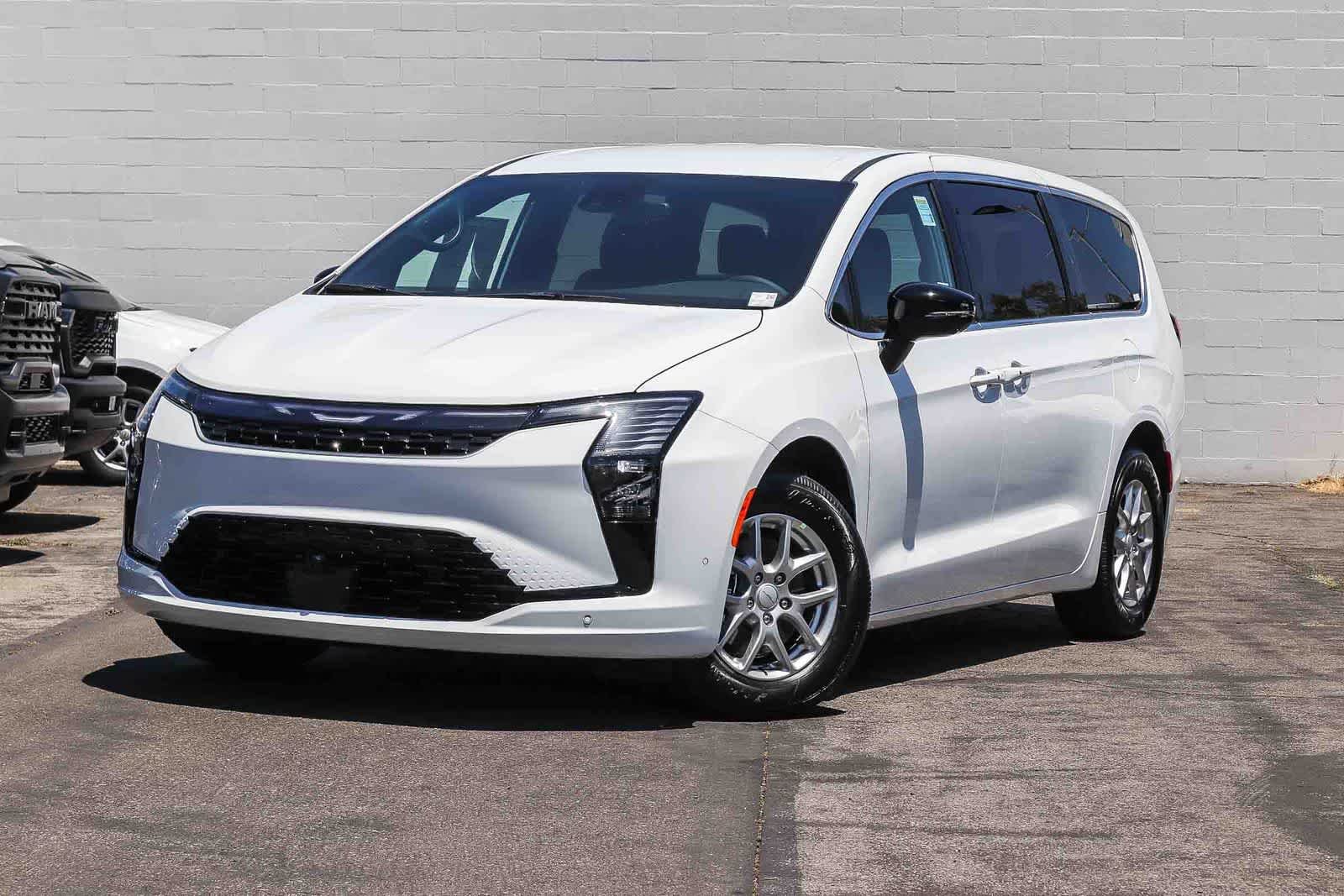 2027 Chrysler Pacifica Select