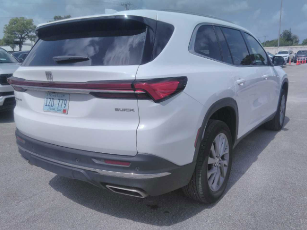 Used 2025 White Buick Preferred image 4
