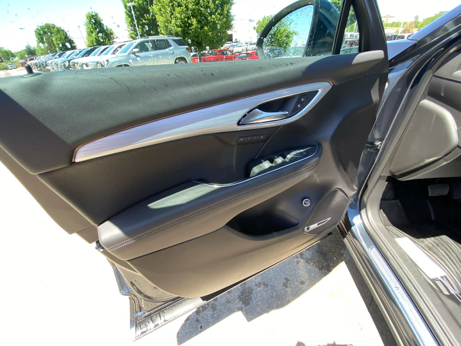 New 2026 Quartz Blue Metallic Buick Avenir image 6