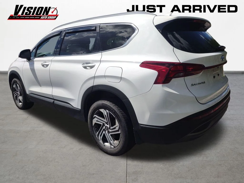 Used 2023 White Hyundai SEL image 3