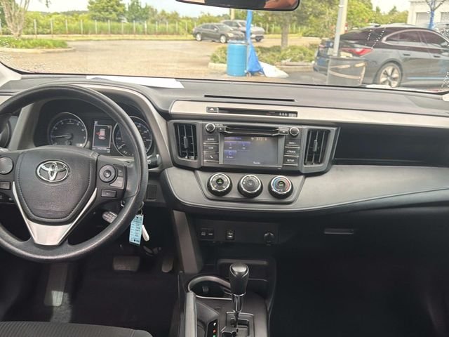 Used 2018 Red Toyota LE image 14