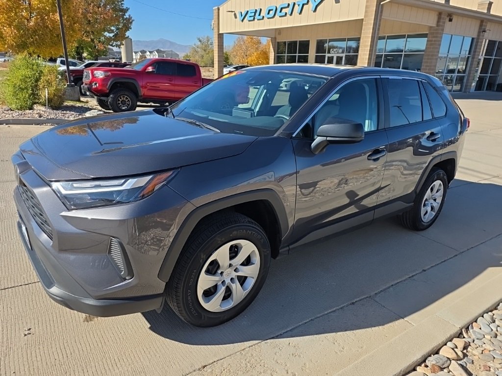 2024 Toyota RAV4 LE photo 3