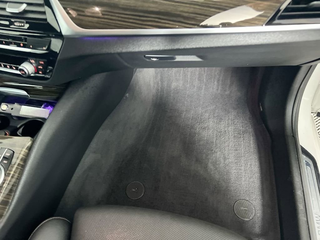 2022 BMW 5 Series 540i - Photo 31