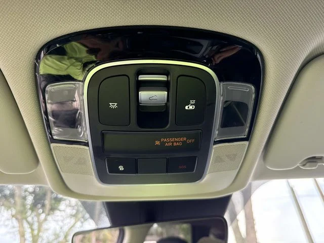 Used 2022 Gray Hyundai Limited image 45