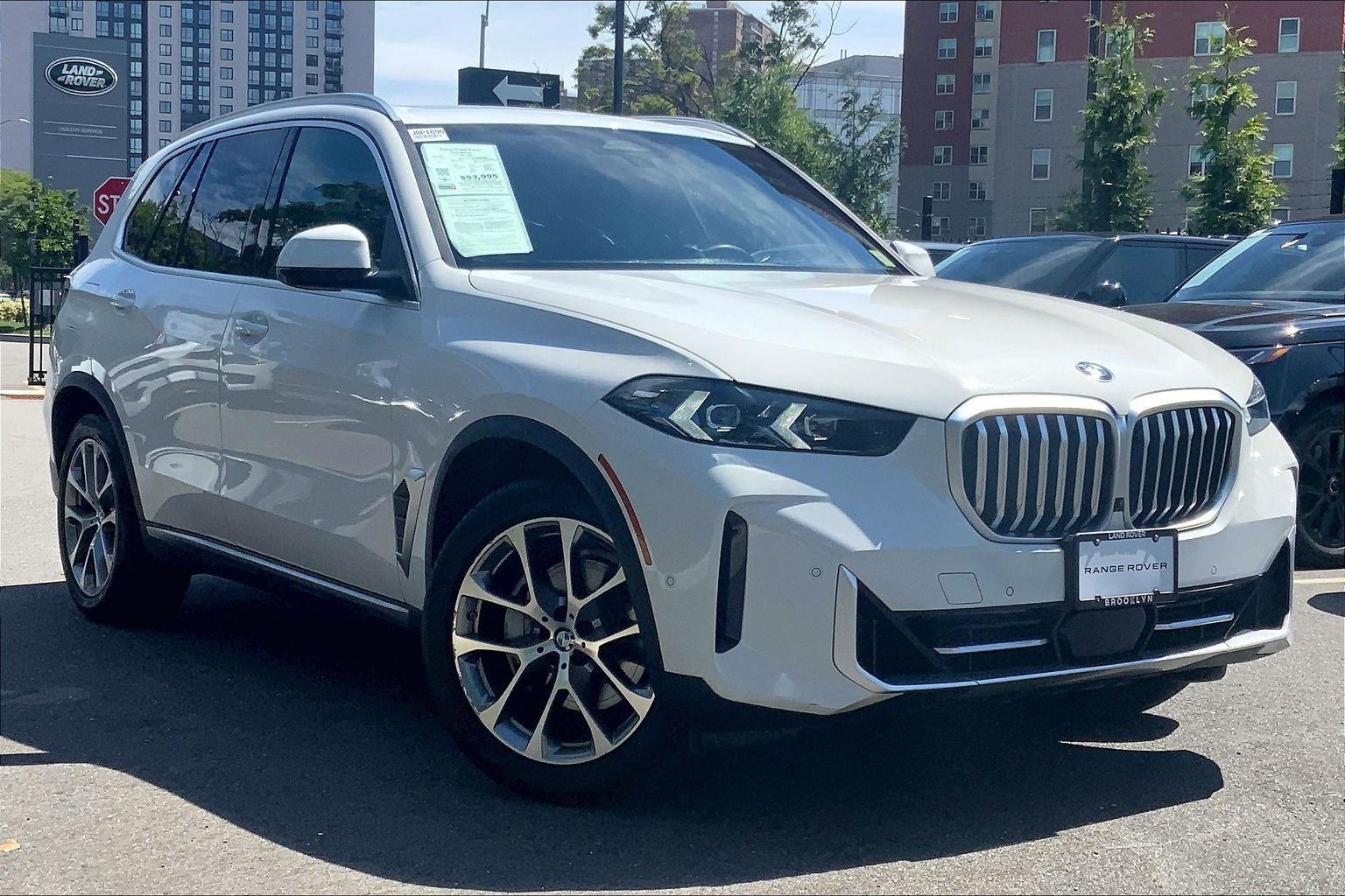 Used 2024 Alpine White BMW xDrive40i image 2