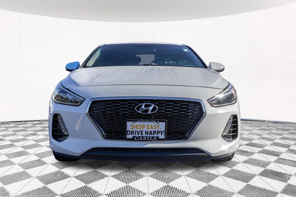 Used 2018 White Hyundai Base image 4
