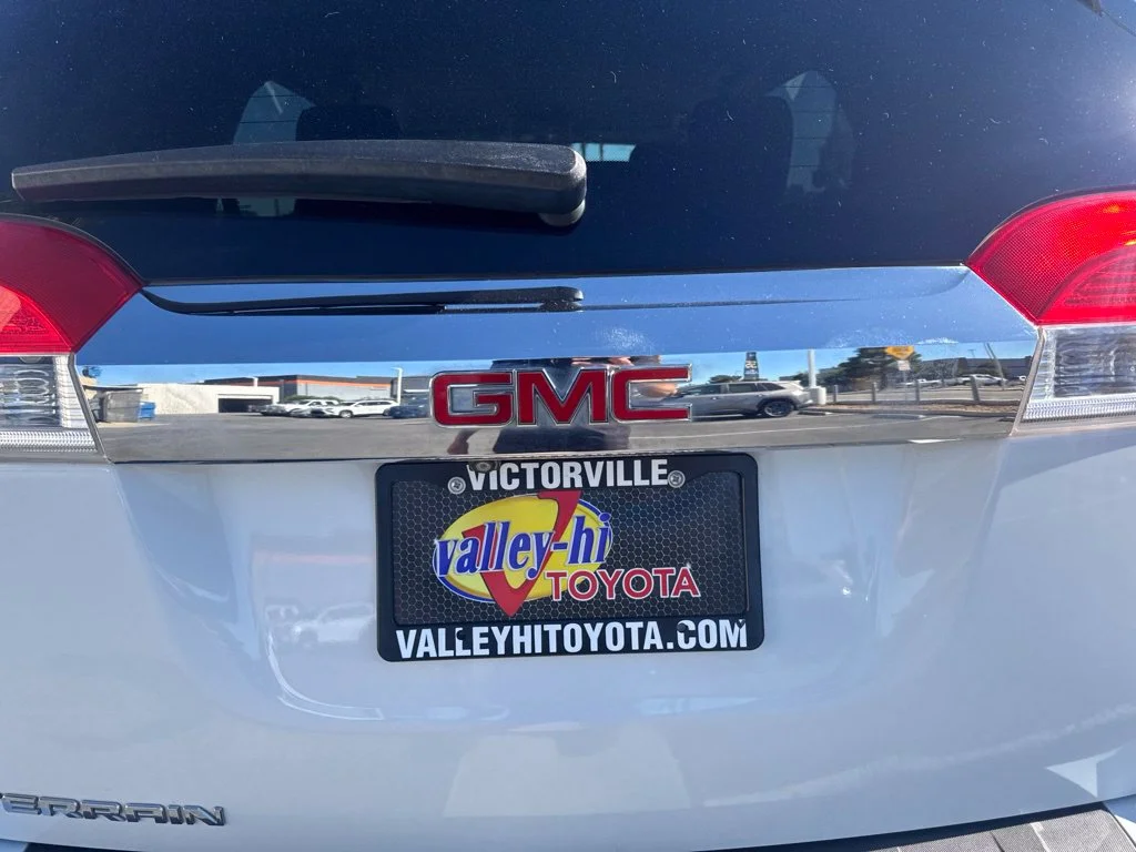 Used 2015 White GMC SLE-1 image 9