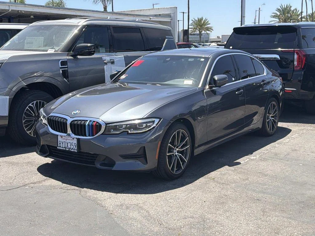 Used 2022 MINERAL GREY METALLIC BMW 330e image 1