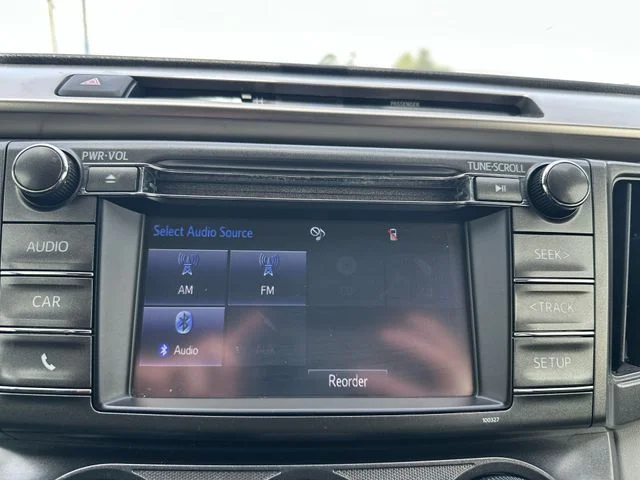 Used 2015 Red Toyota LE image 18