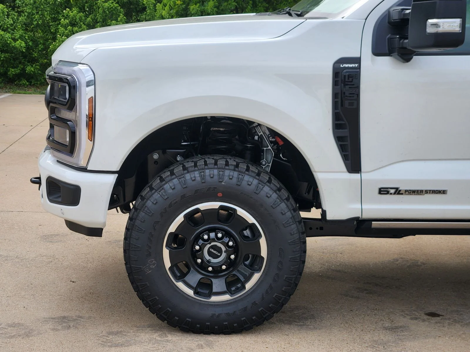 New 2026 Star White Metallic Tri-Coat Ford F-250® Lariat® image 6