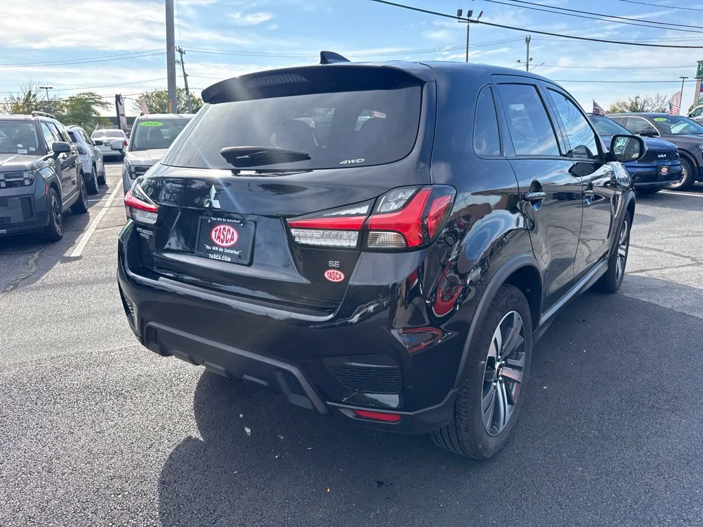 Used 2024 Silver Mitsubishi 2.0 SE image 5