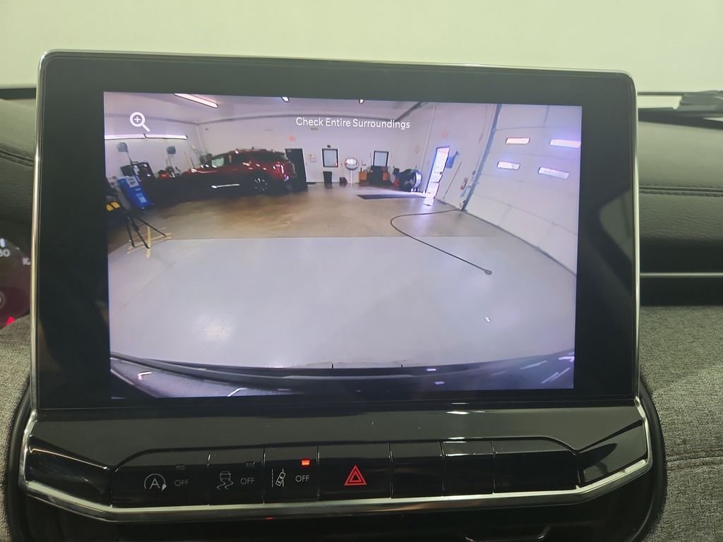 Used 2022 Gray Jeep Latitude Lux image 20