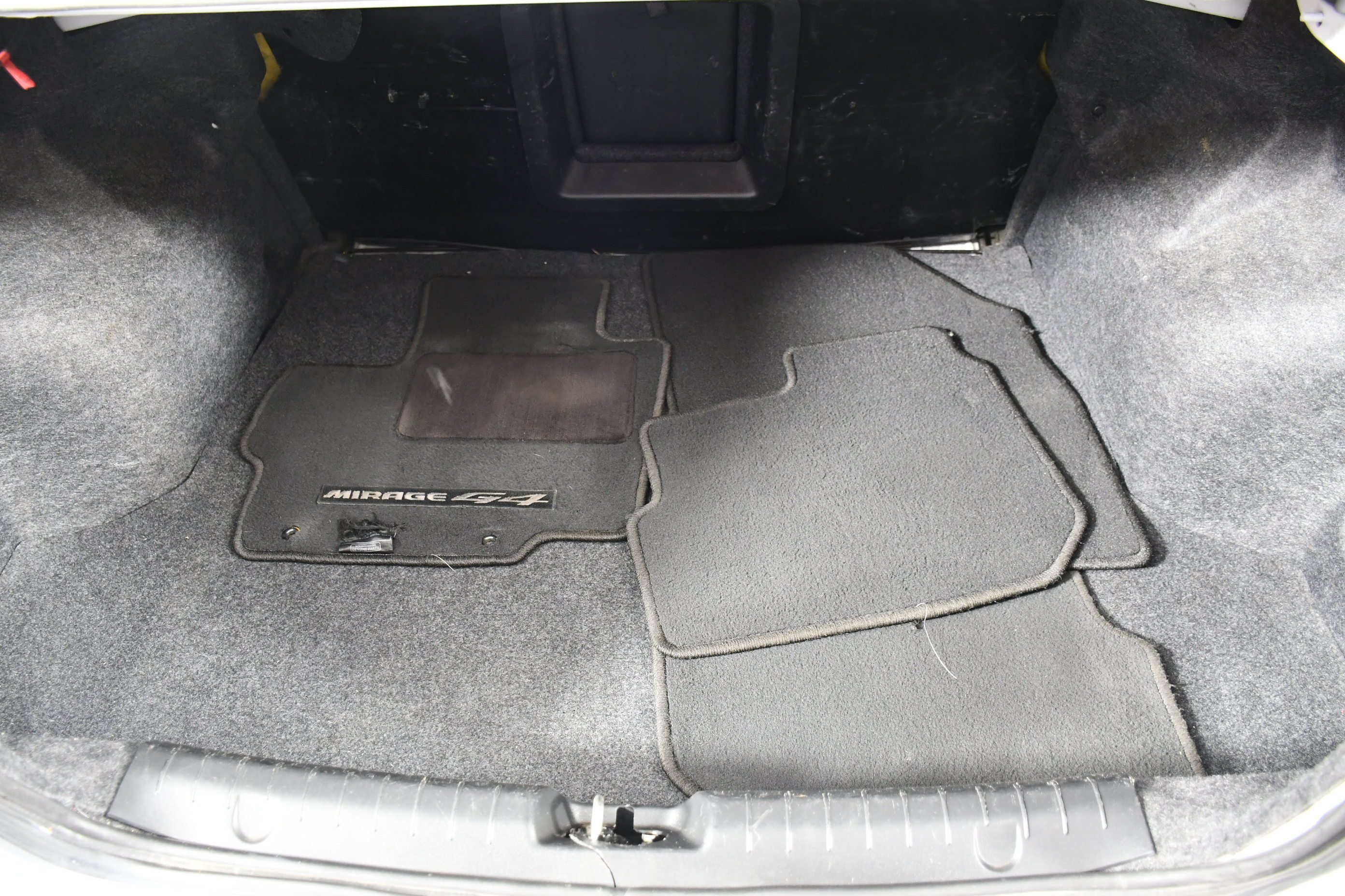 Used 2022 White Mitsubishi Black Edition image 47