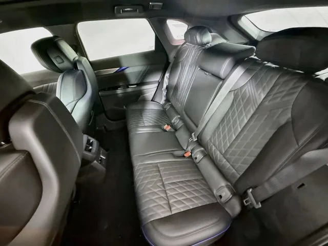 2027 Cadillac OPTIQ V-Series - Photo 7